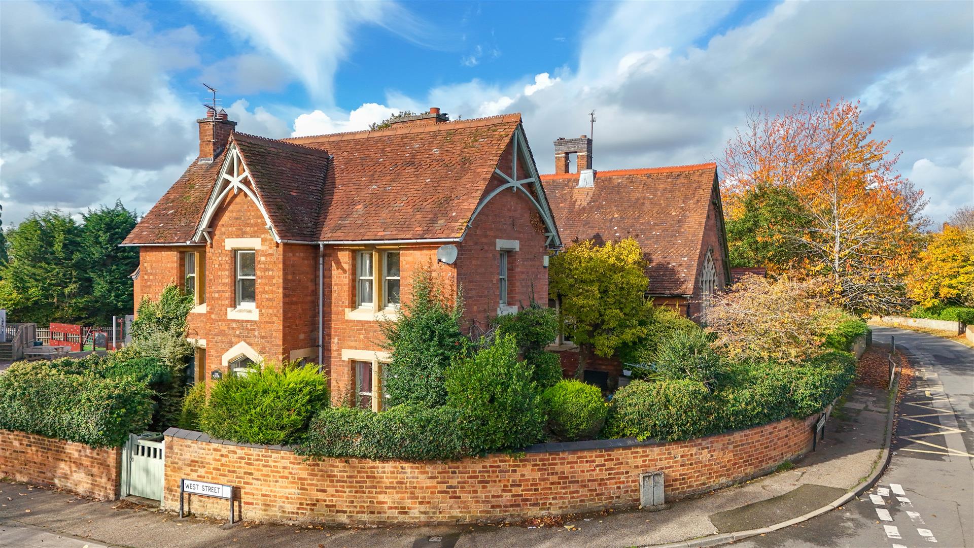 3-bed detached on West Street, Ecton NN6, £435,000