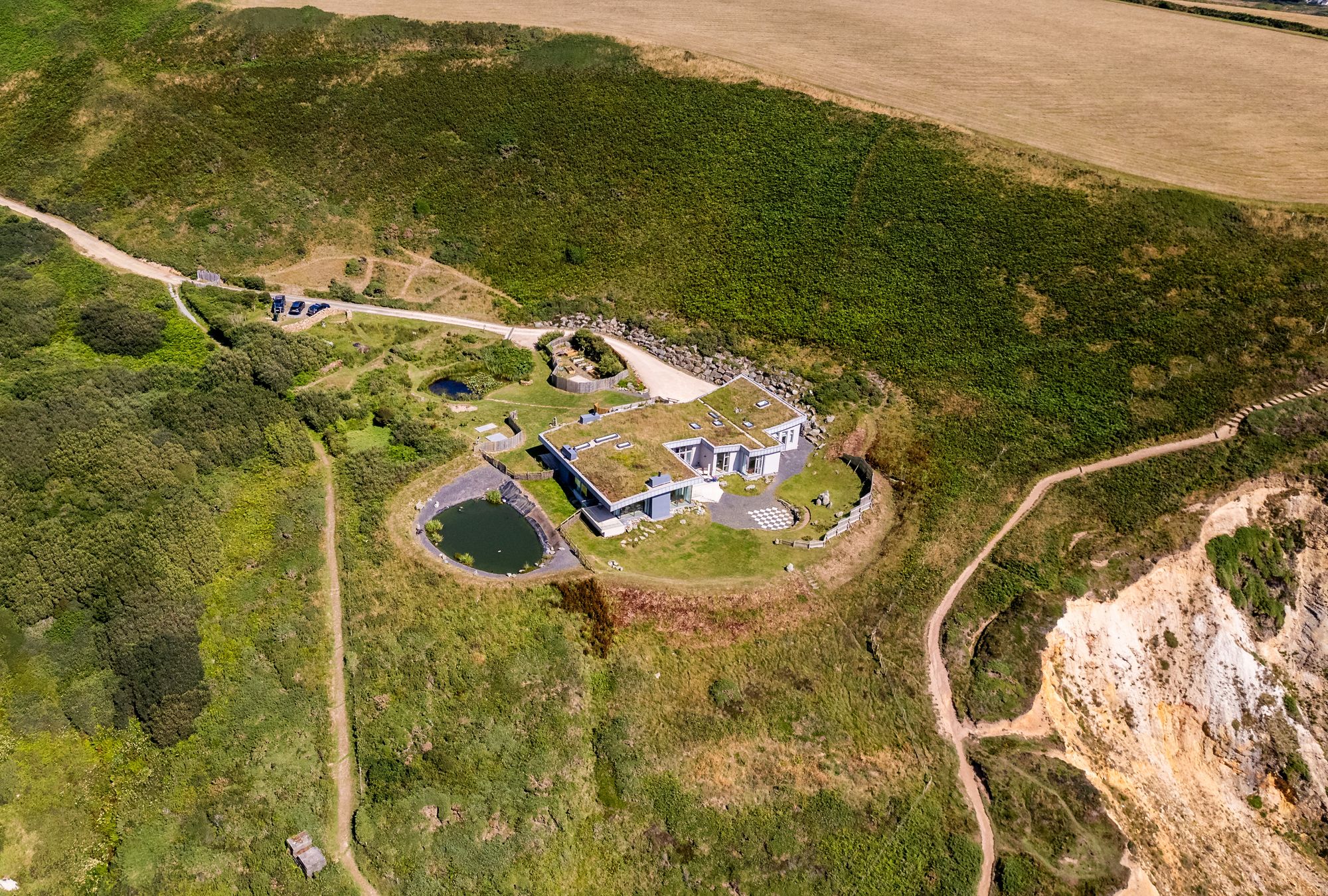 4 bedroom detached house for sale 0