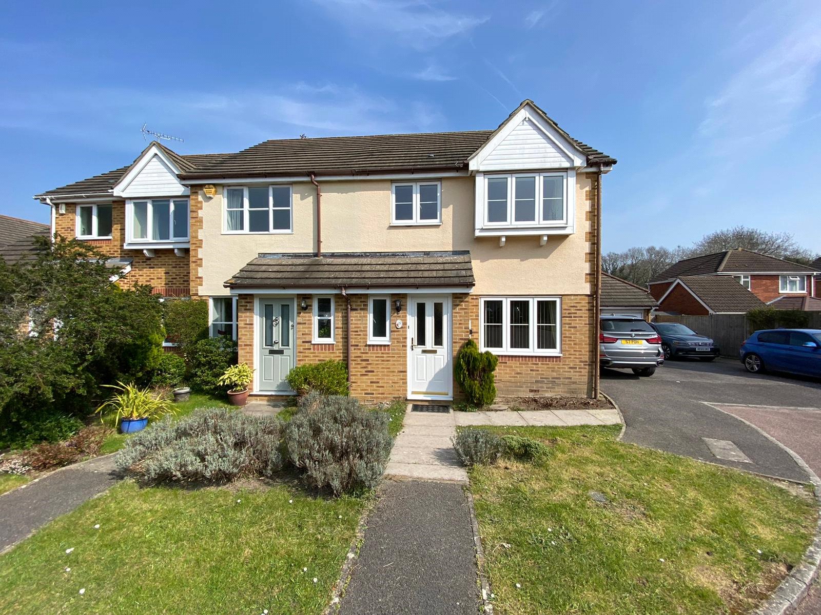 15, Munday Court, Binfield photo 2