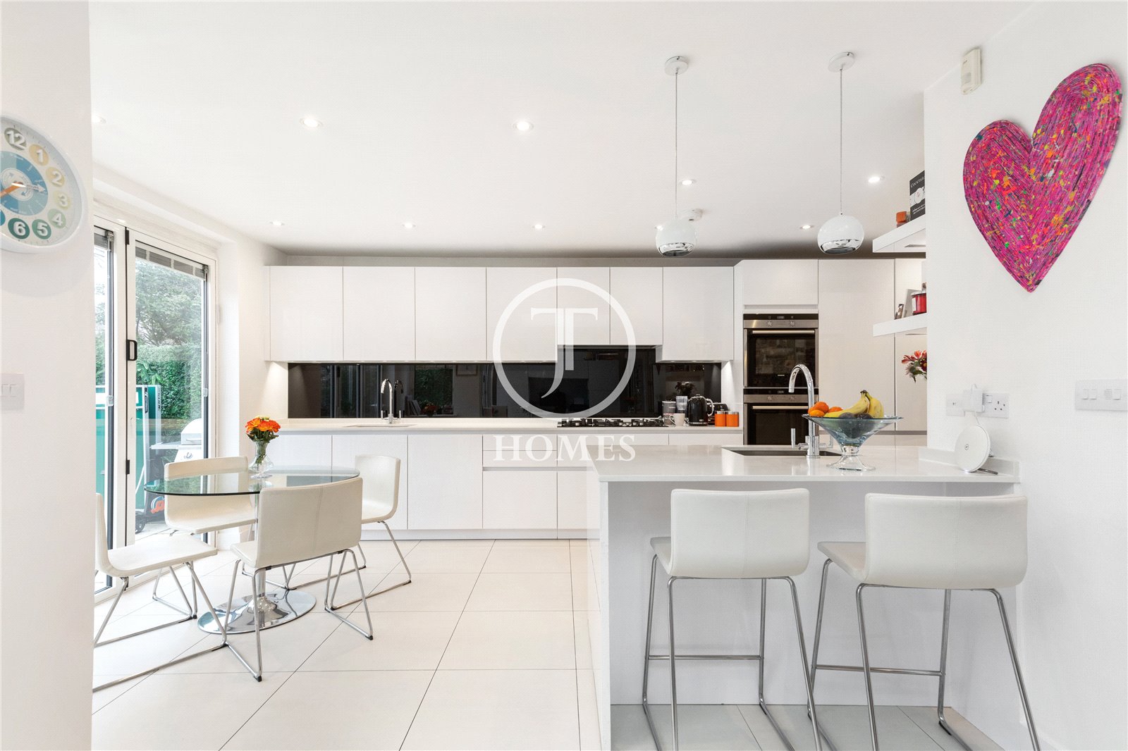 5 bedroom semi-detached house for sale 0