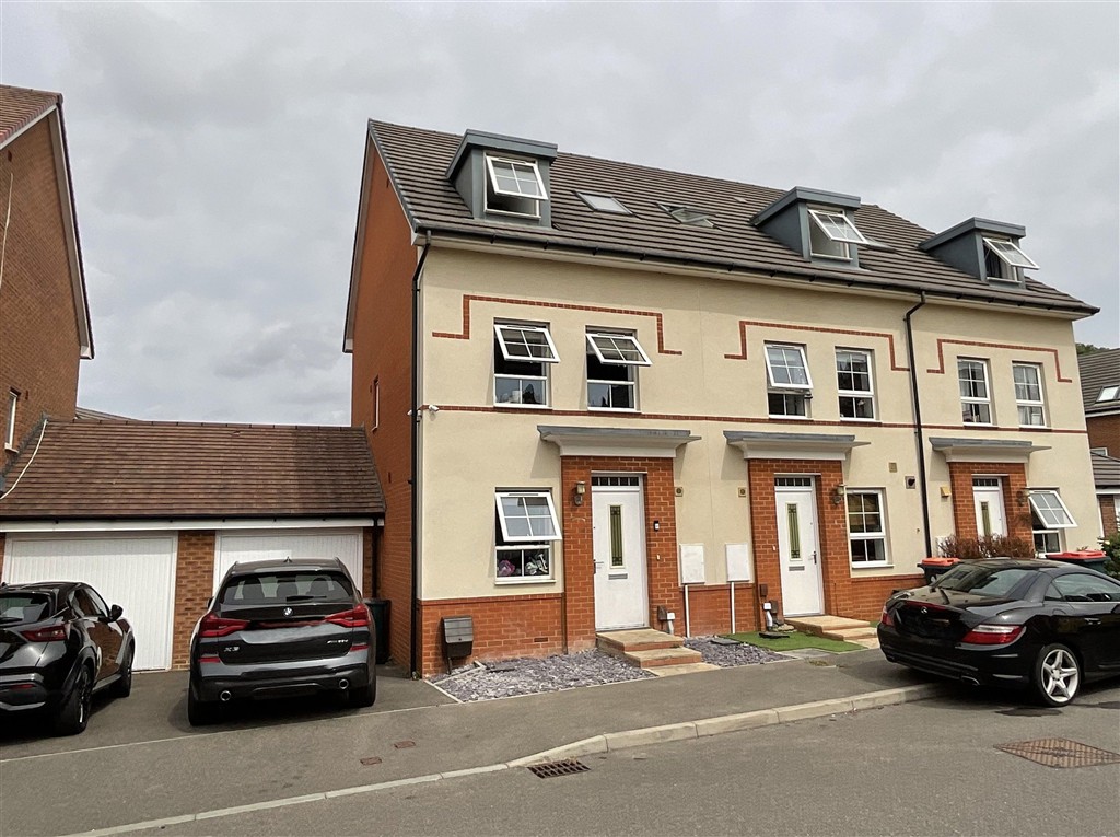 Bedivere Road Ifield, Crawley photo 3