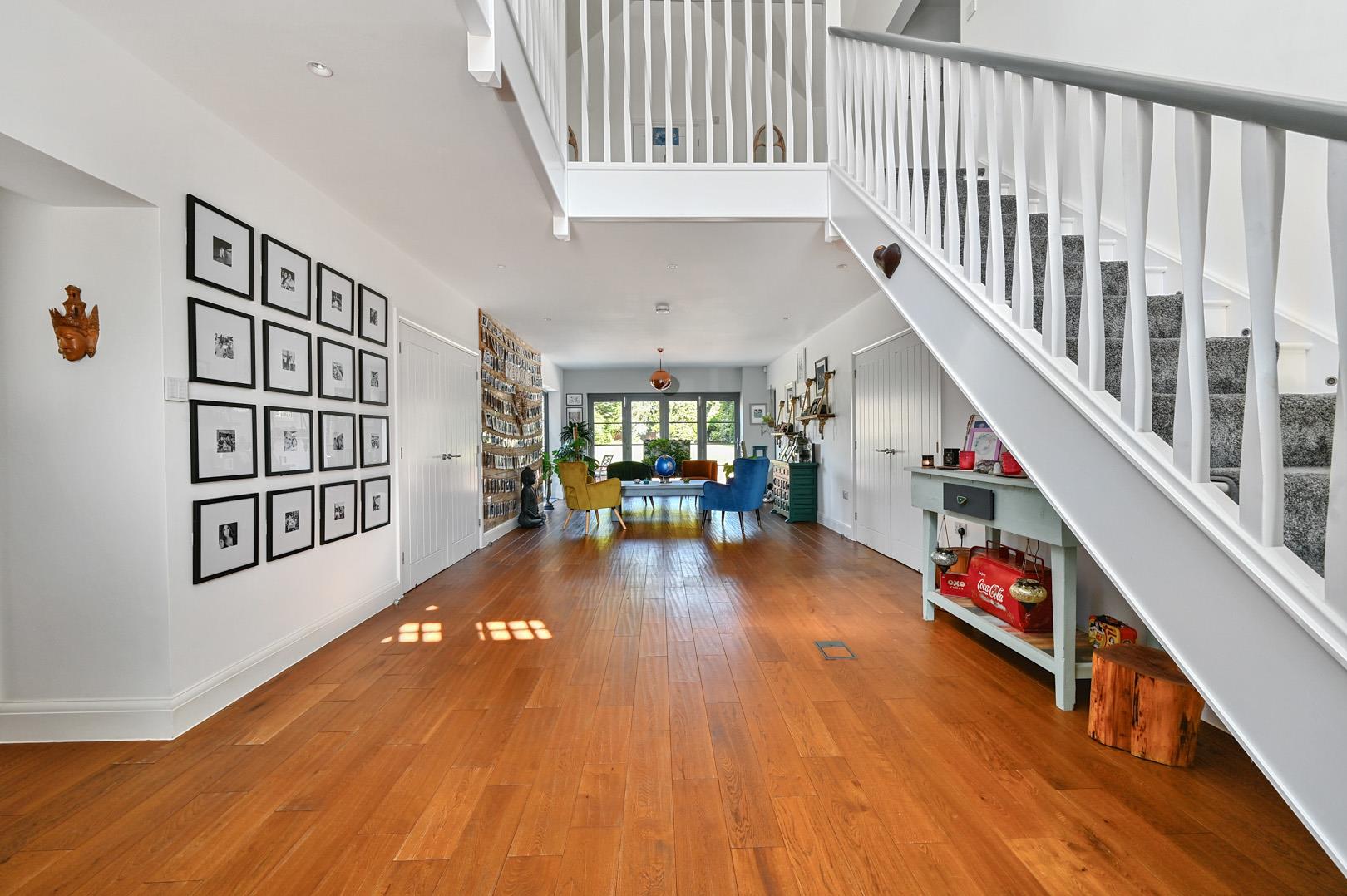 5 bedroom detached house for sale 0