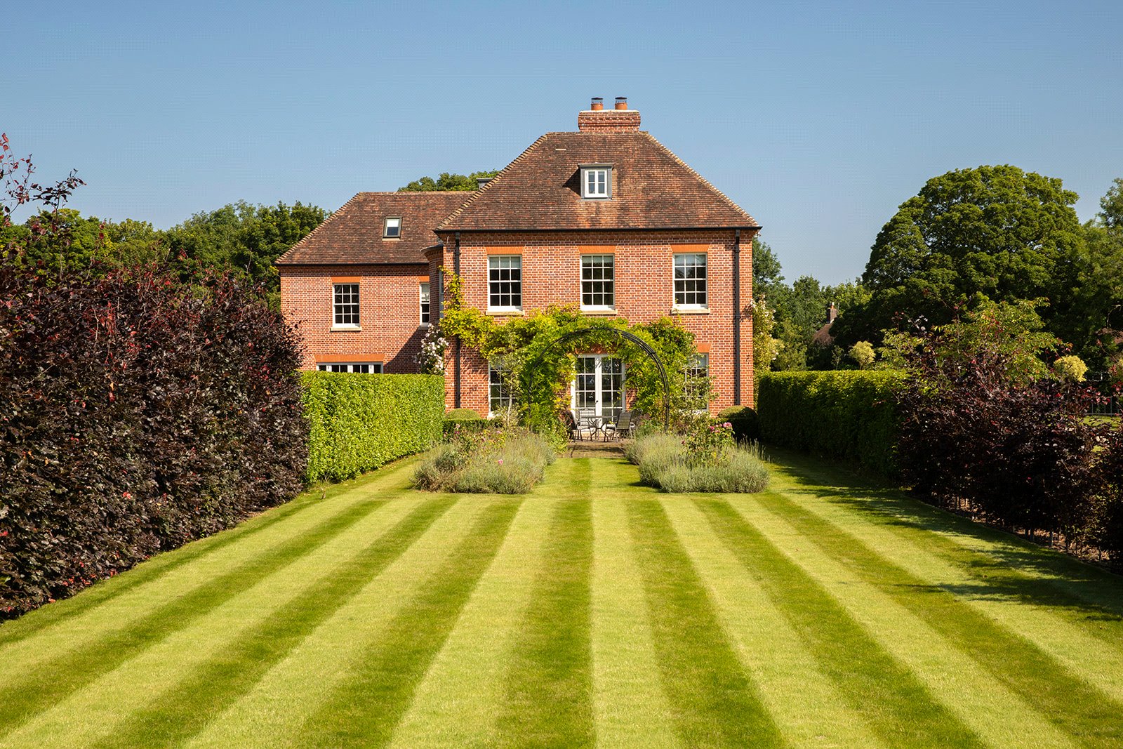 6 bedroom detached house for sale 0