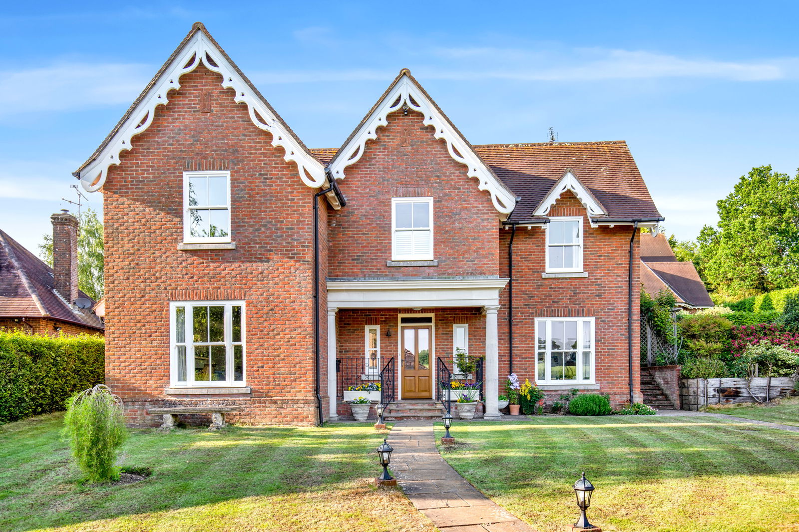4 bedroom detached house for sale 0