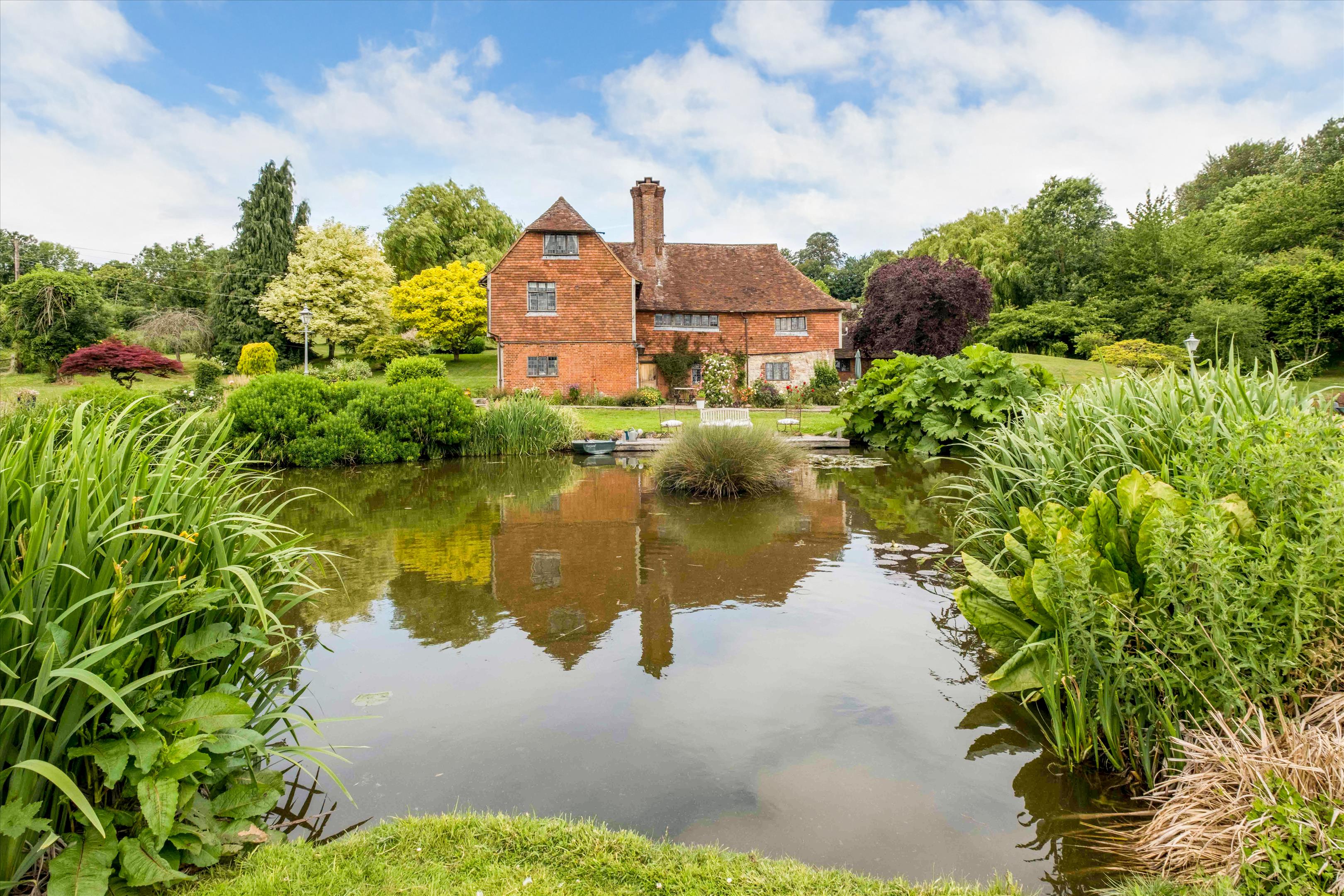 5 bedroom detached house for sale 0