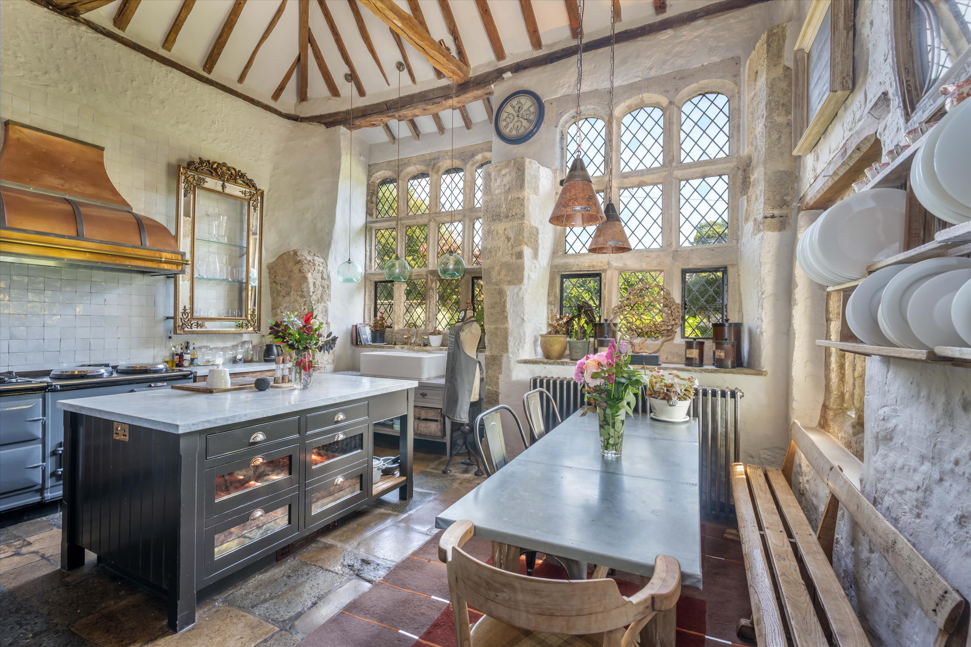 7 bedroom detached house for sale 0