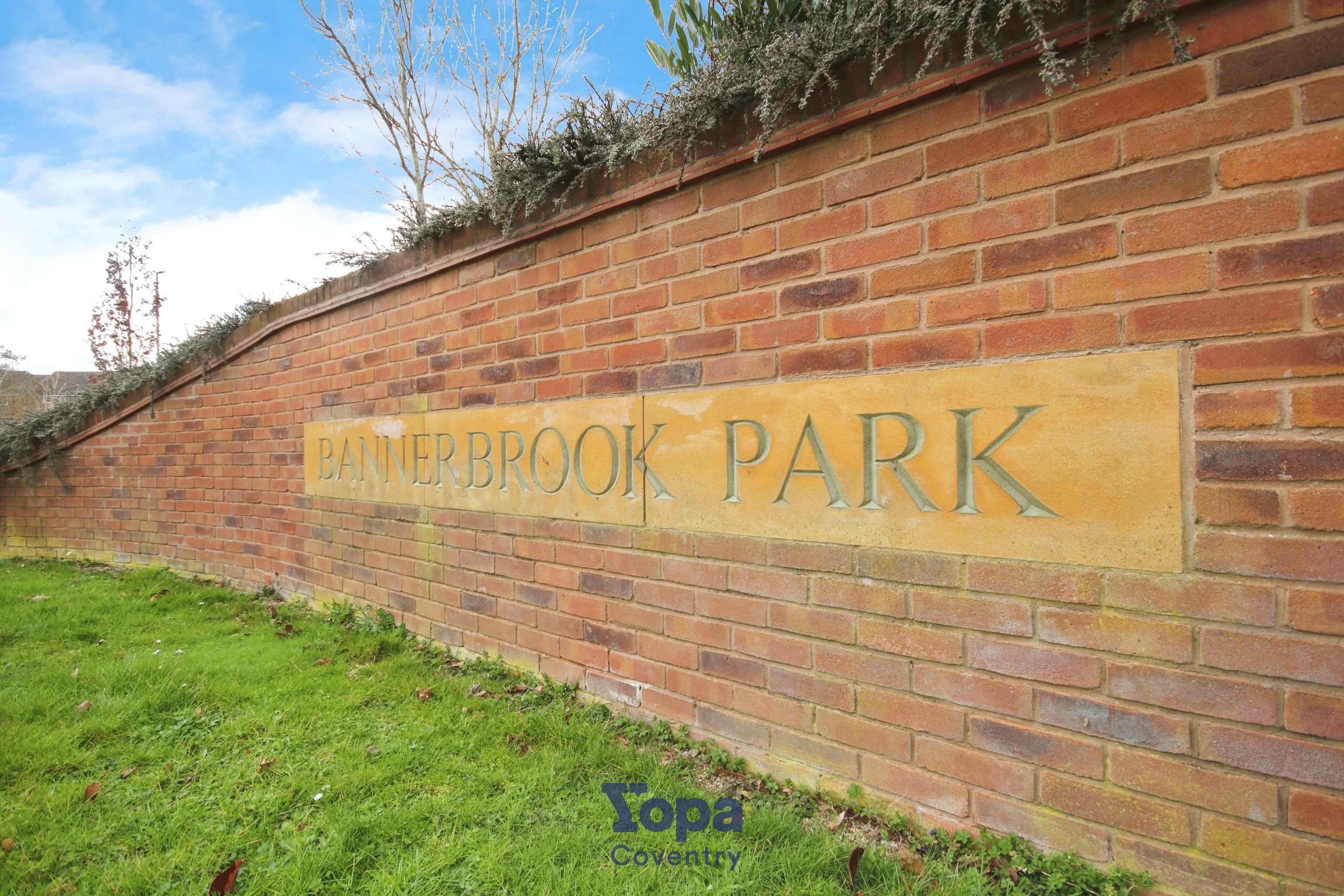 102, Monticello Way, Coventry photo 2