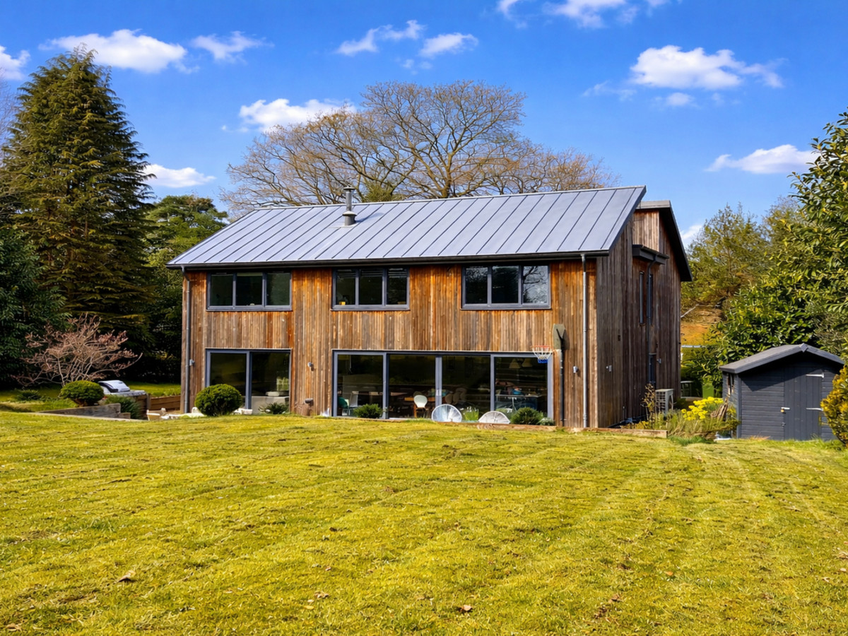 7 bedroom detached house for sale