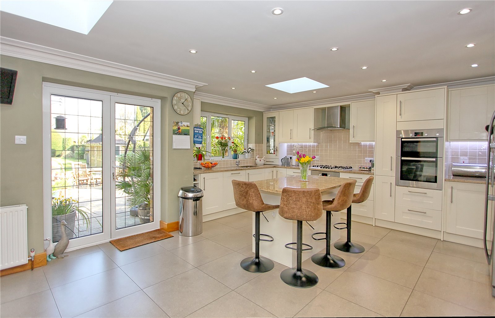 4 bedroom detached house for sale 0