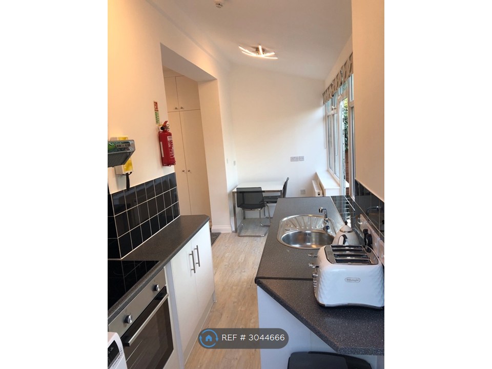 Flat A, Marlborough Hill, Harrow photo 5