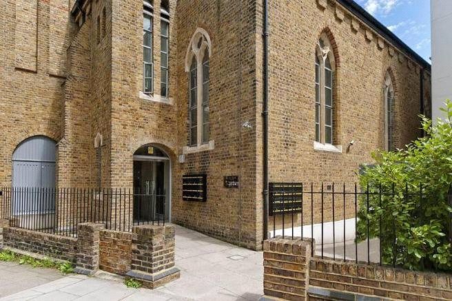 Flat 16 All Souls Church, 152 Loudoun Road, London photo 4