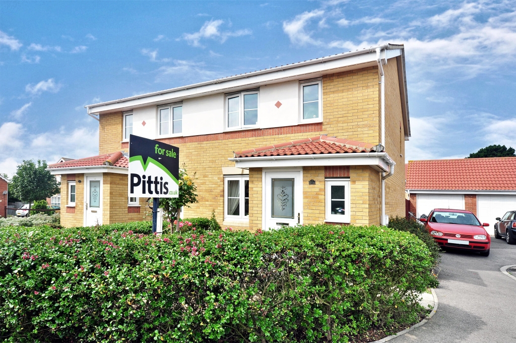 Free property report 27a, Osborne Heights, East Cowes, PO32 6FE - Chimnie