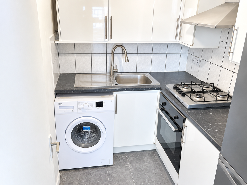 80a, High Street Walthamstow, Walthanstow photo 5