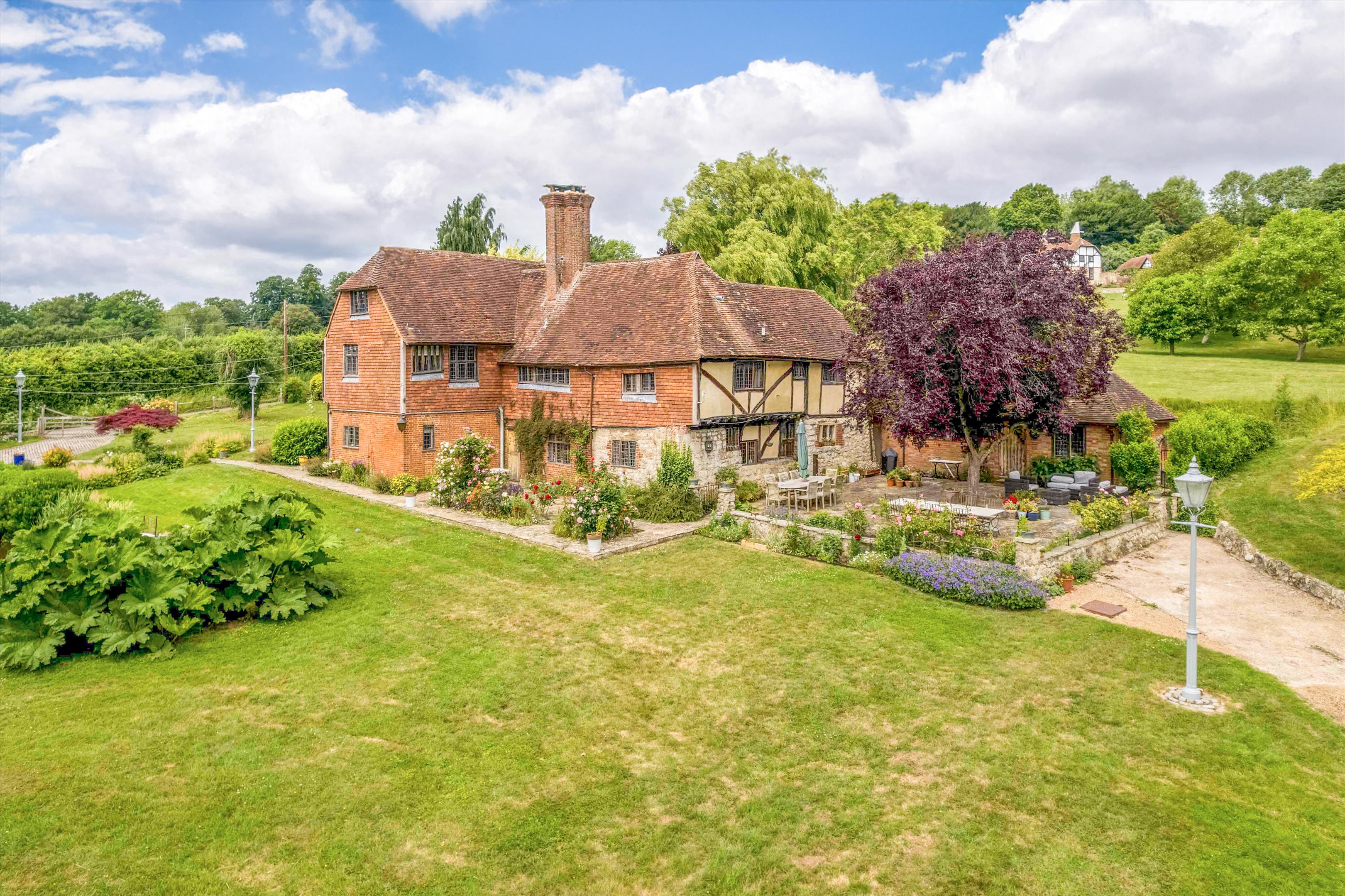 5 bedroom detached house for sale 0