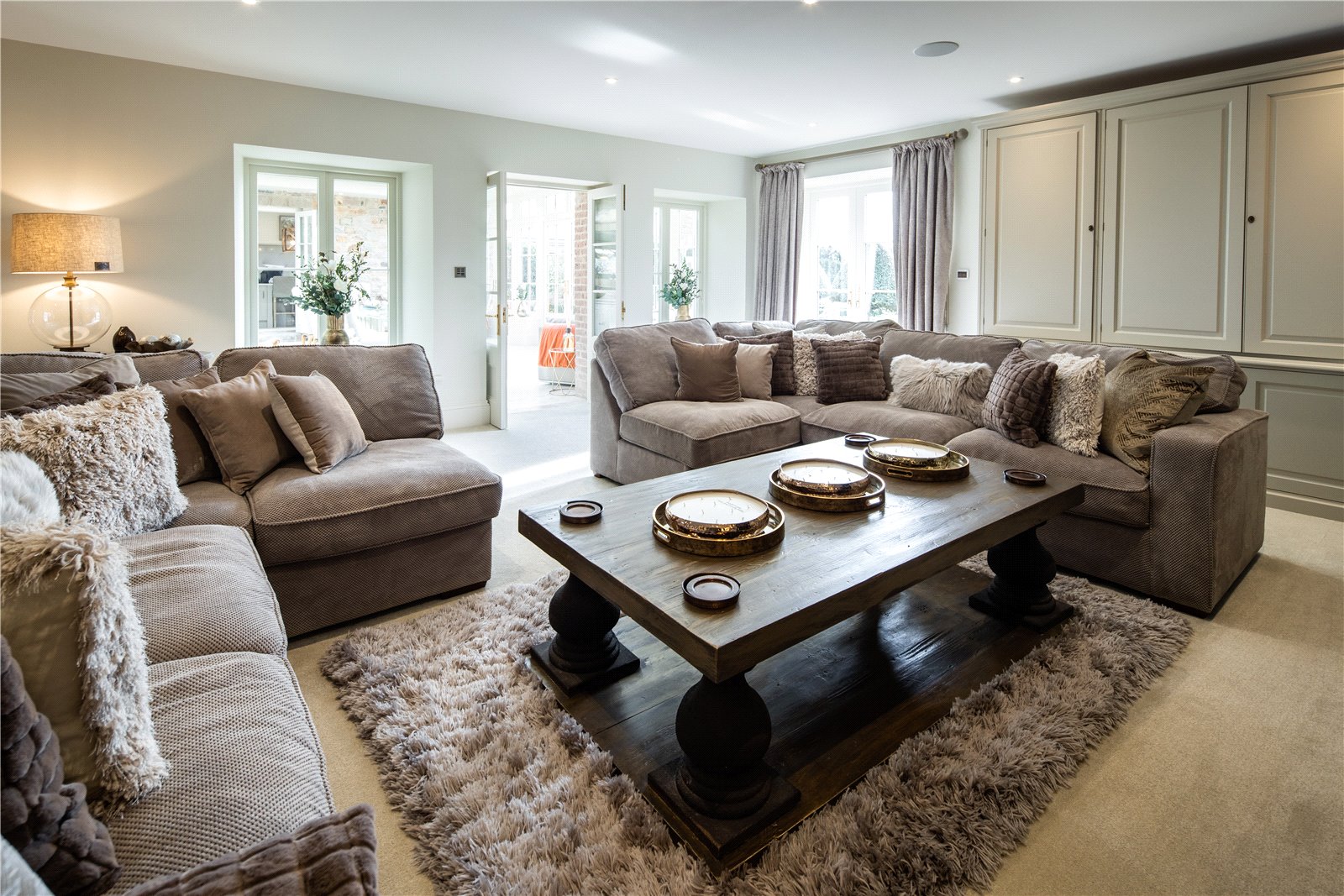 5 bedroom detached house for sale 0