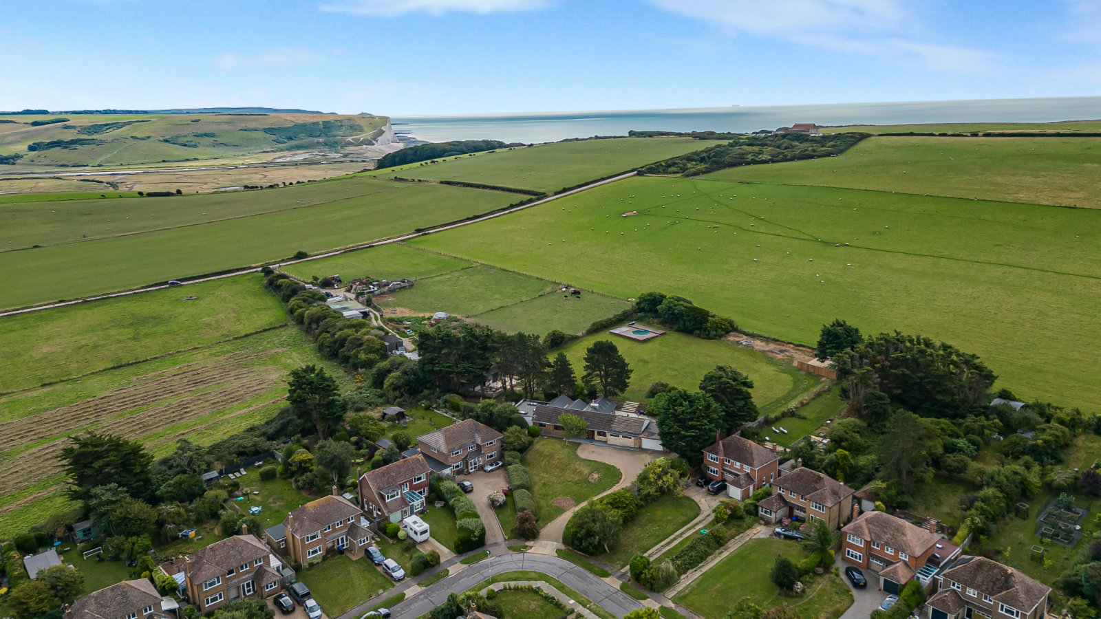 5 bedroom bungalow for sale 0