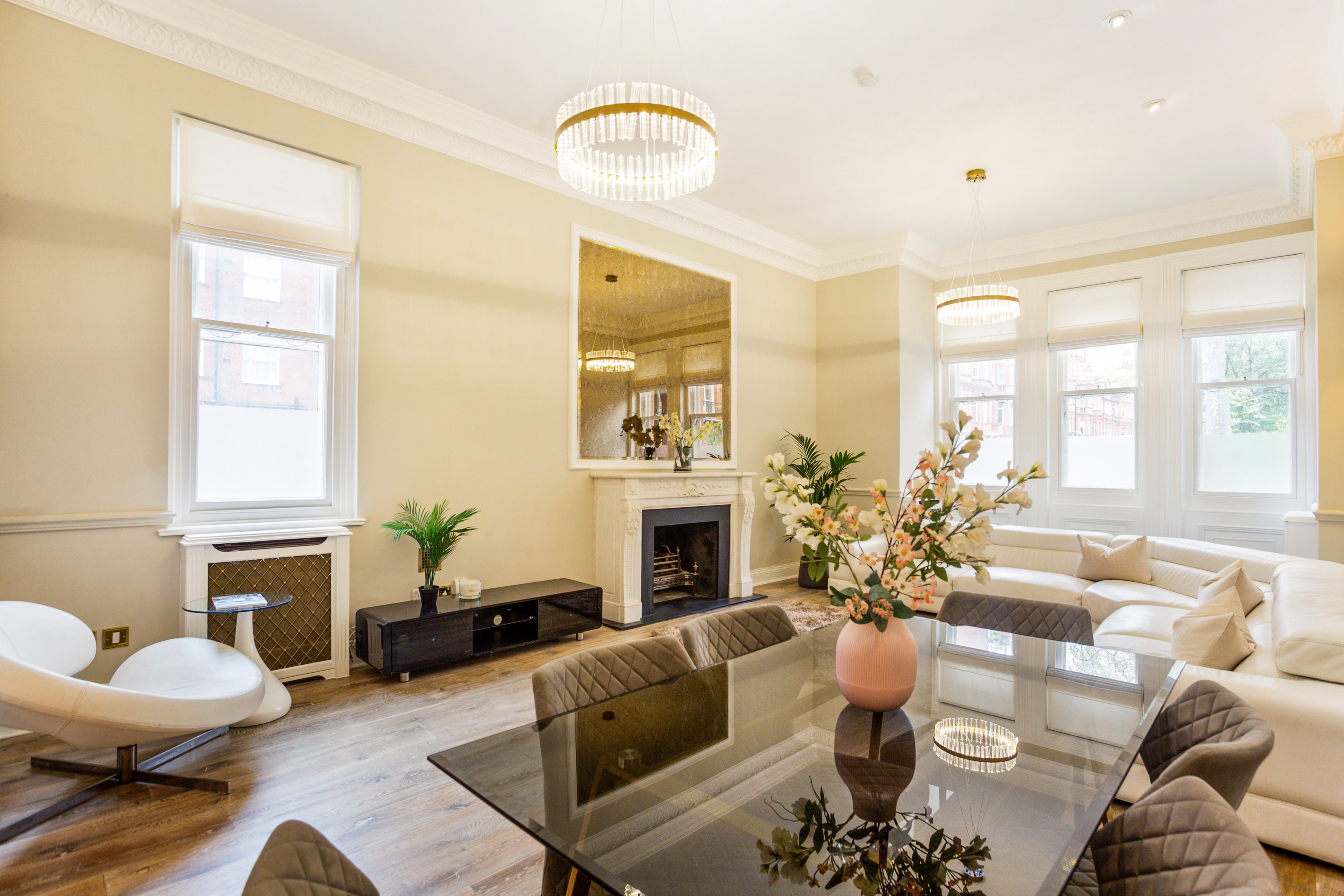Flat 1, 59, Sloane Gardens, Chelsea photo 2