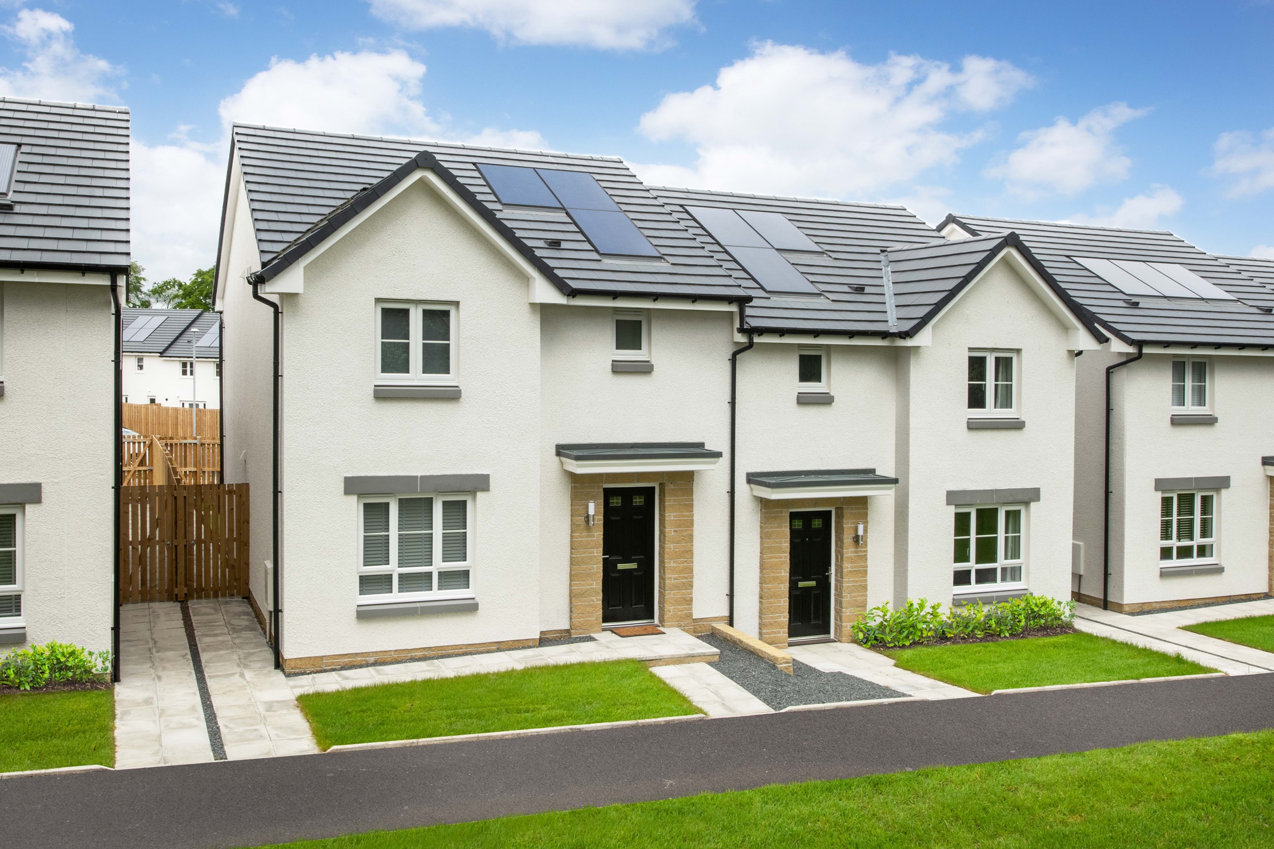 3 bed semi-detached house for sale
