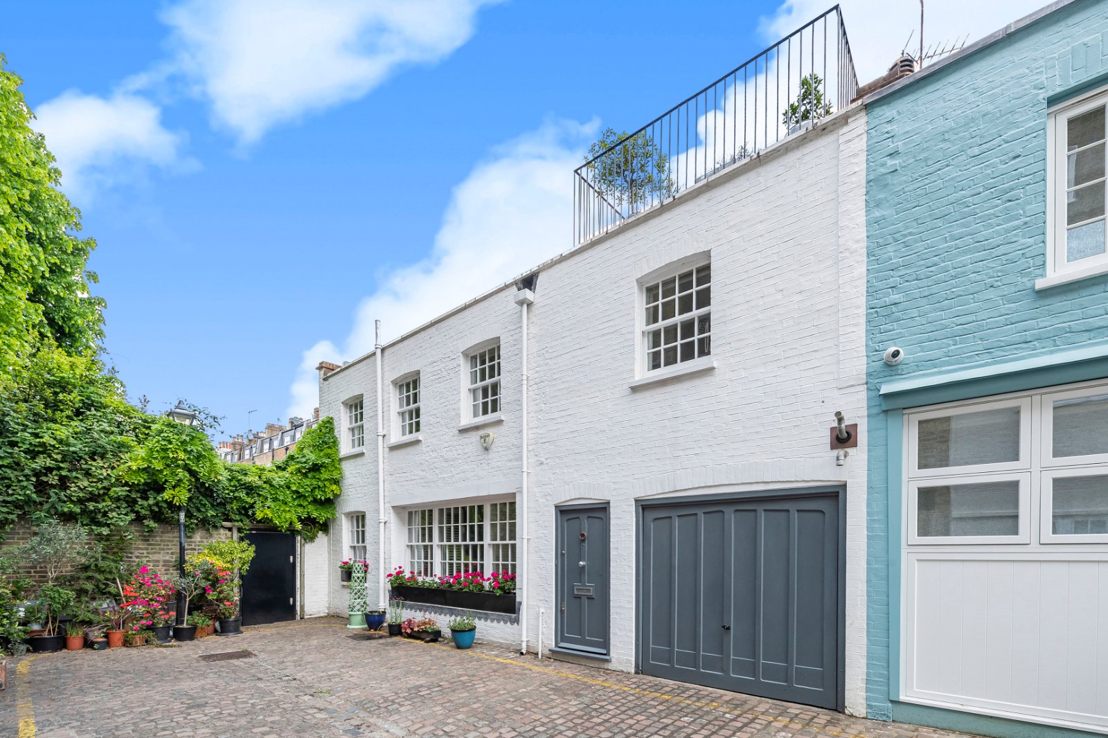 3 bedroom mews house for sale 0