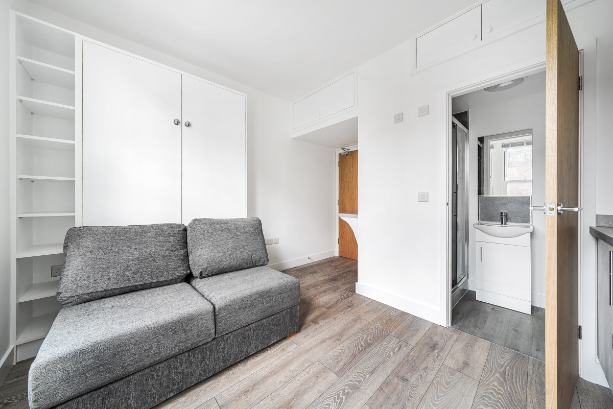 Flat 2, 77, Gilmore Road, London photo 2
