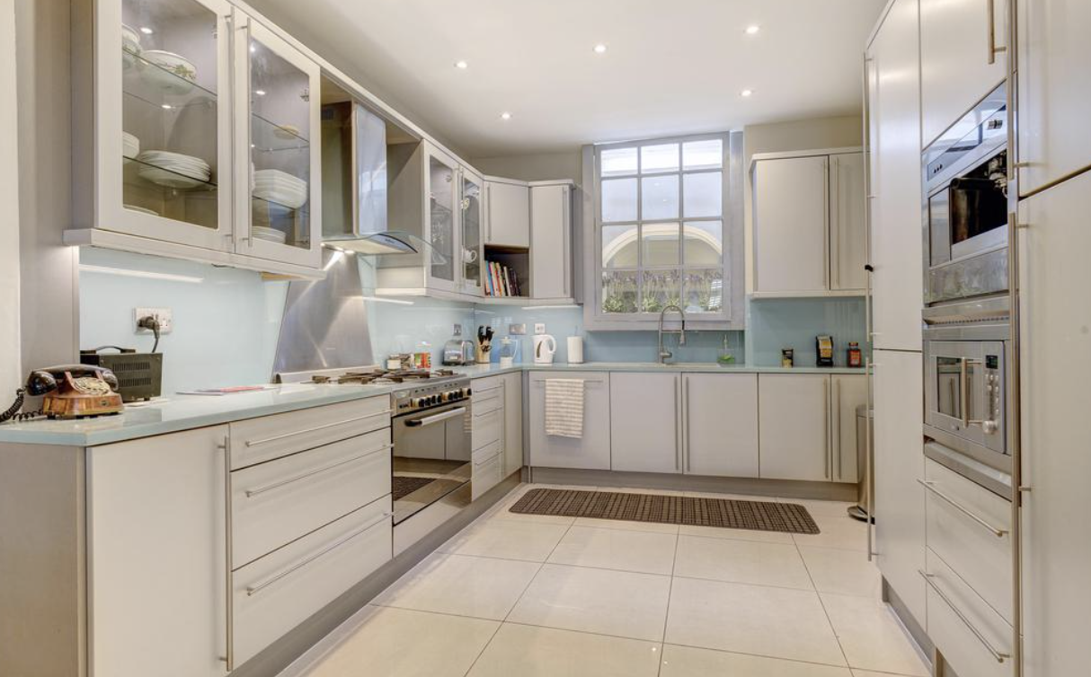 5 bedroom maisonette for sale 0