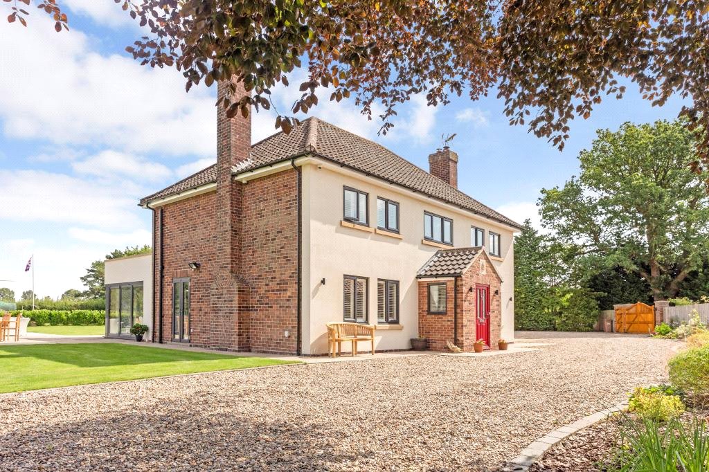 4 bedroom detached house for sale 0