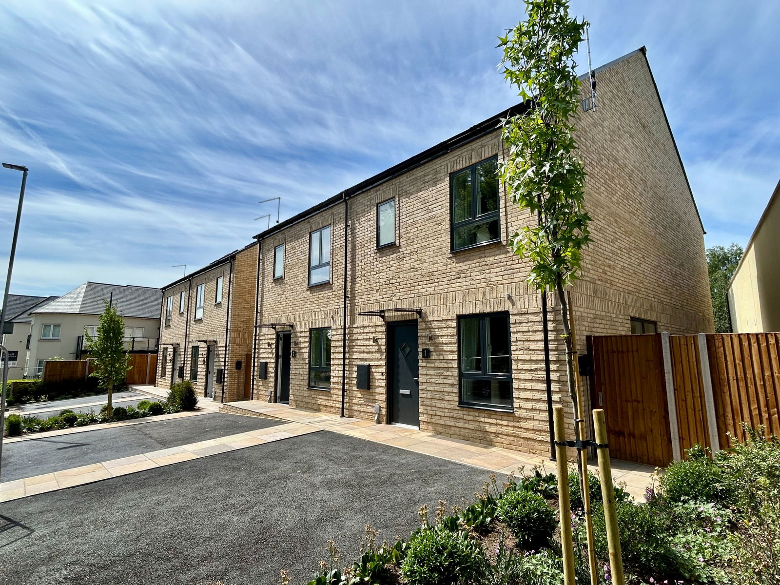 4 bedroom semi-detached new house for sale 0