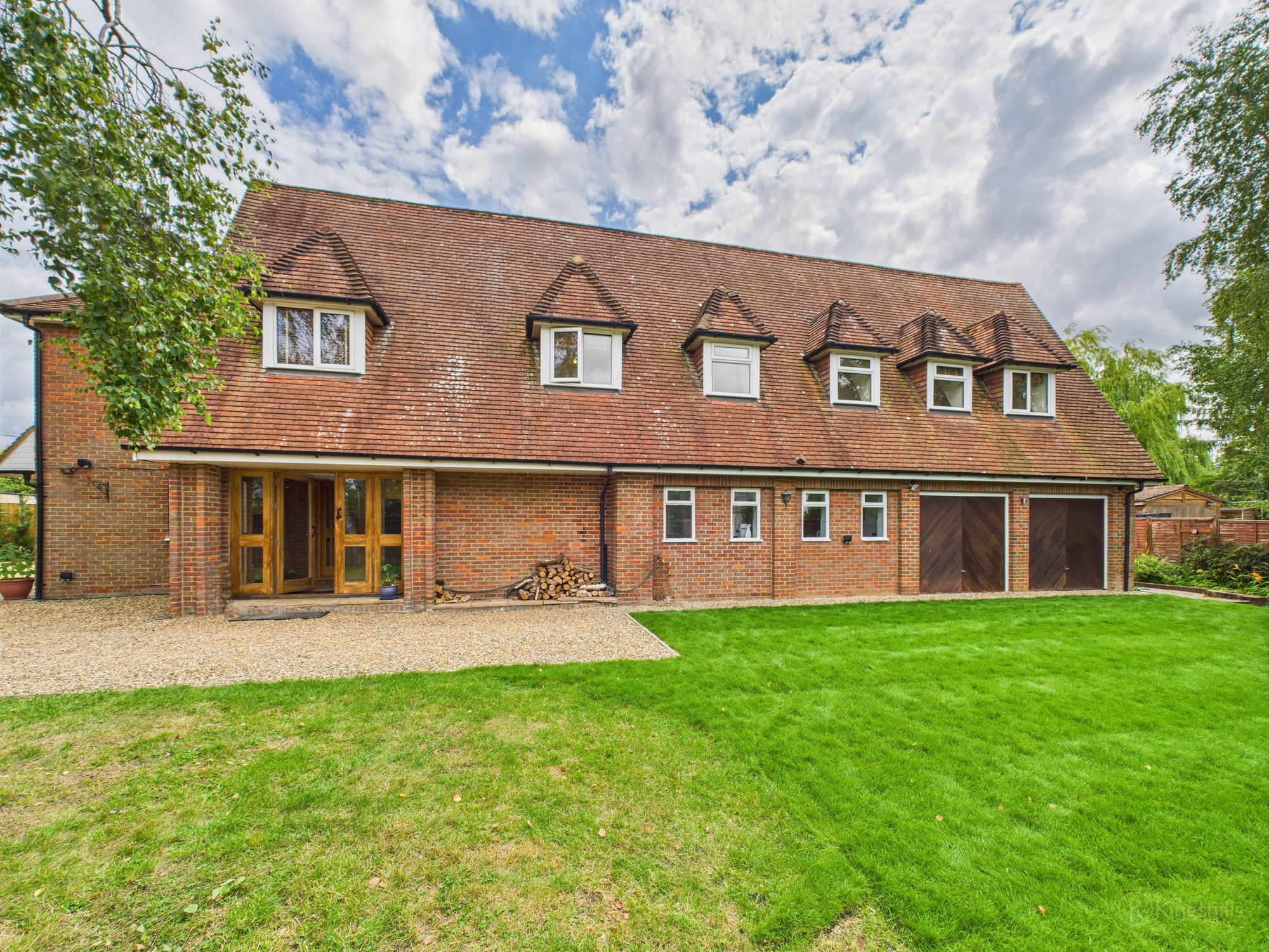 7 bedroom town house for sale