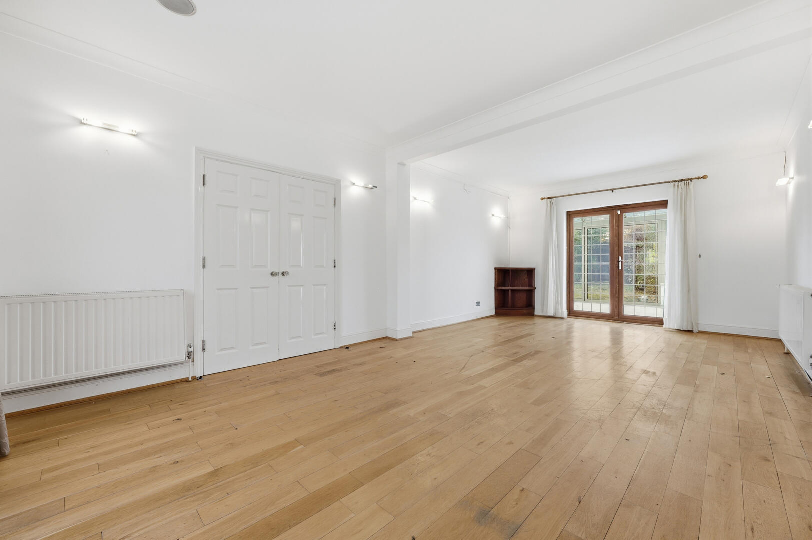 4 bedroom detached house for sale 0