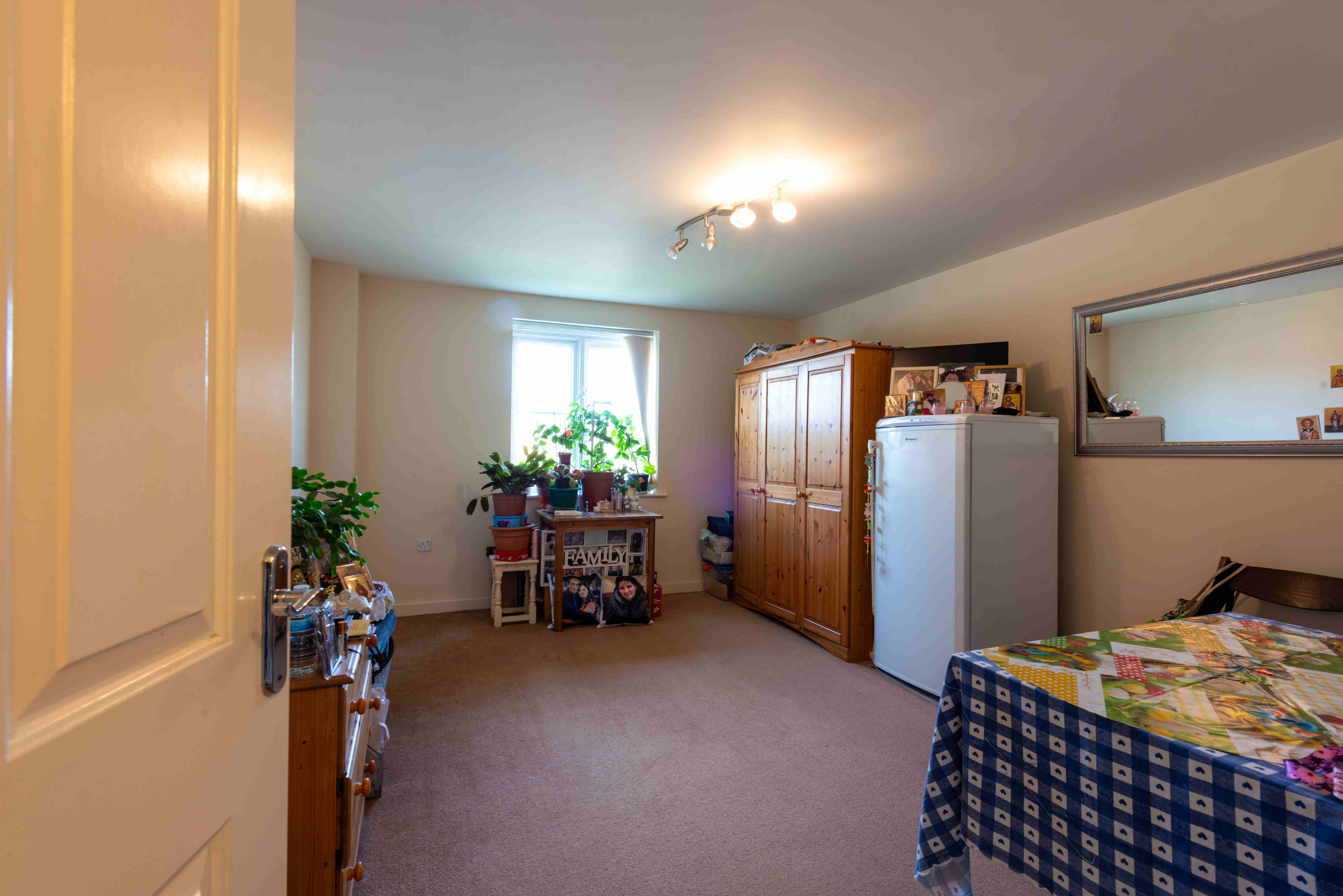 2 bedroom flat for sale 0
