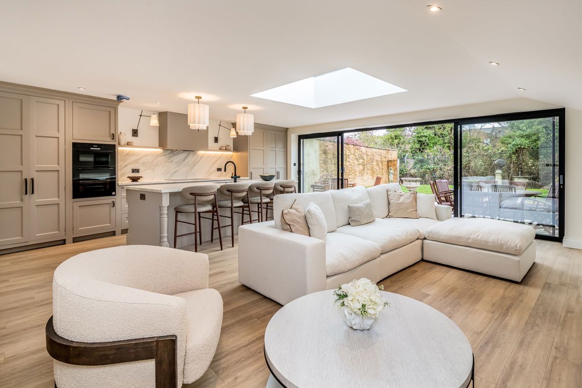 4 bedroom terraced house for sale 0