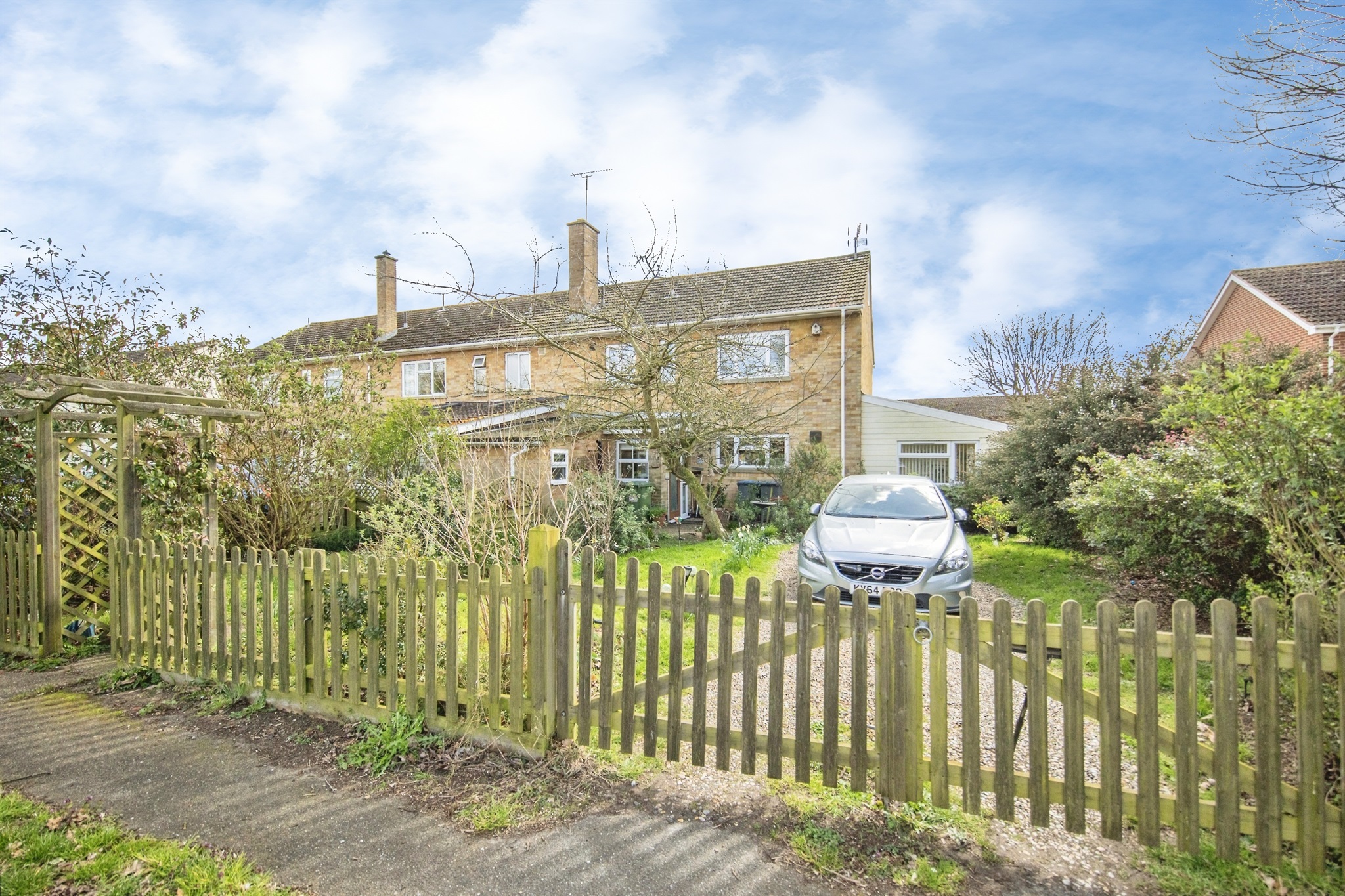 5-bed house on 26, Suffolk Drive, Woodbridge, £350,000