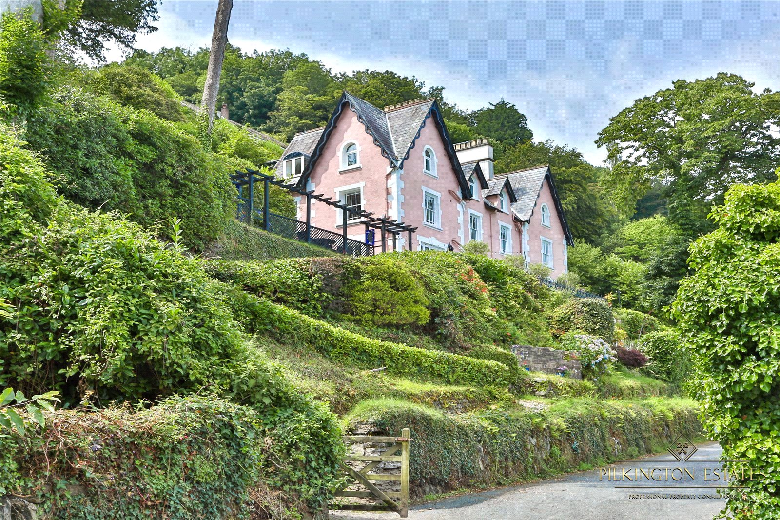 5 bedroom semidetached house for sale in London The