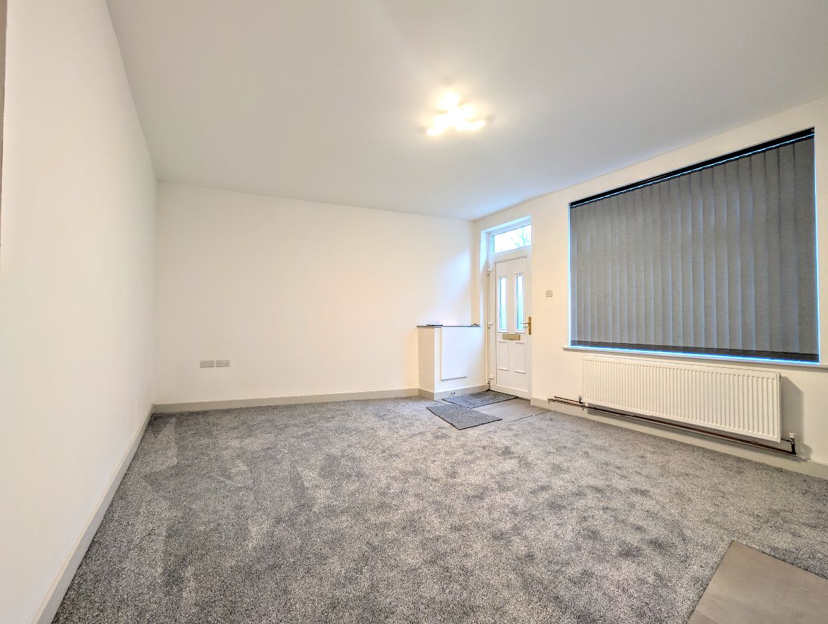 22 Clammerclough Road, Bolton photo 3