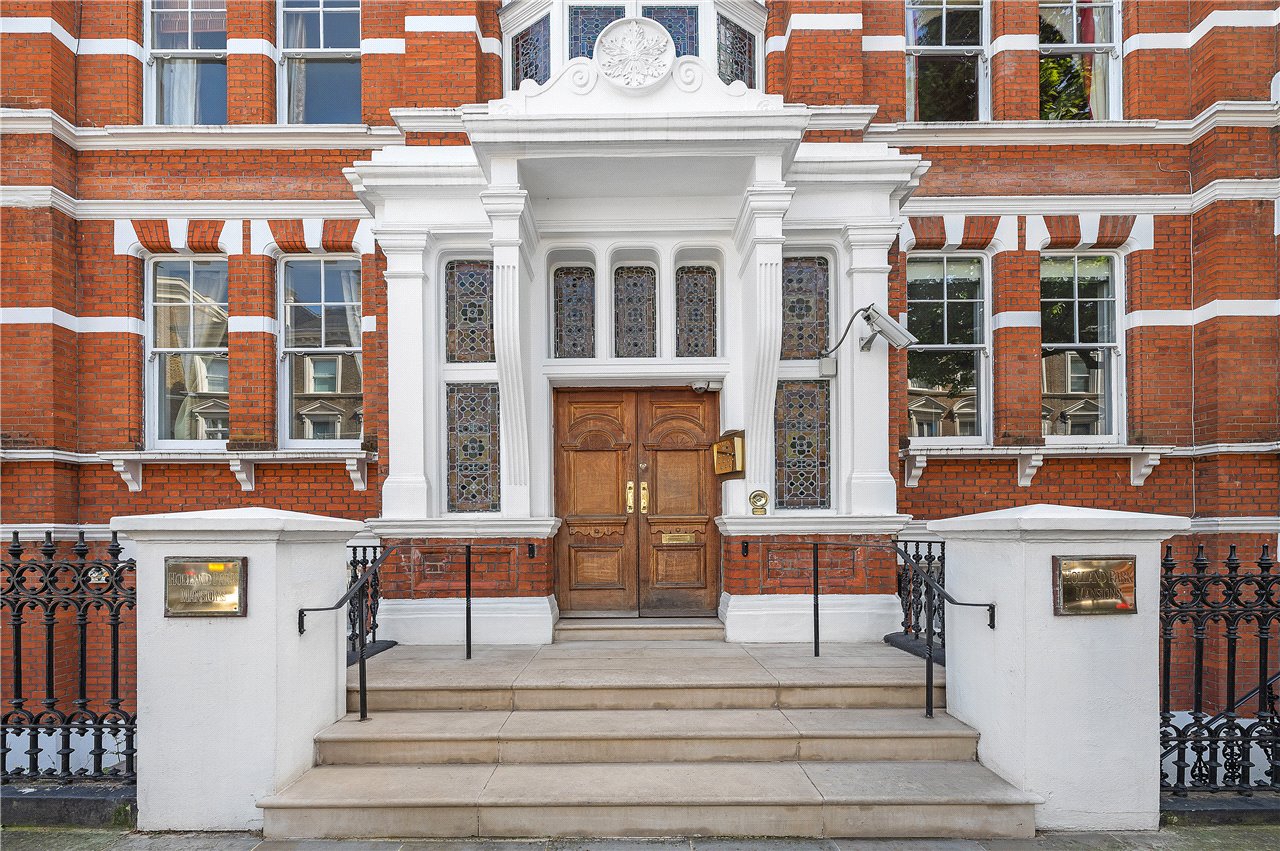 3 bedroom flat for sale 0