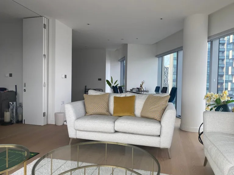 3 bedroom flat for sale 0