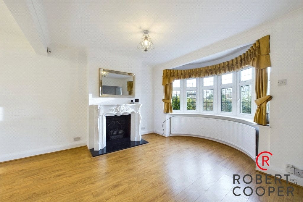 100, Dulverton, Ruislip photo 4