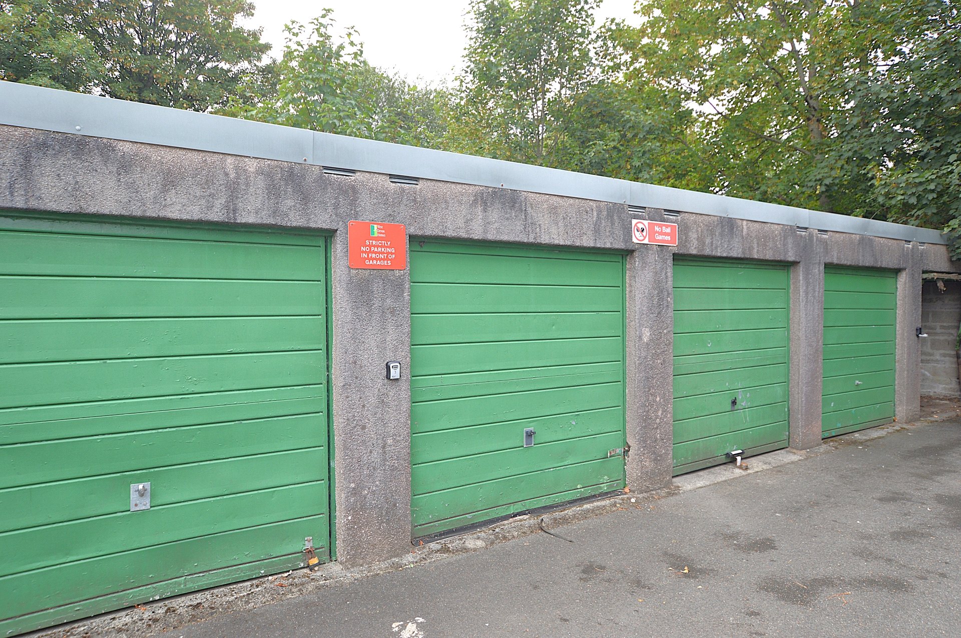 Garage 3,, Drake Gardens, Devon photo 3