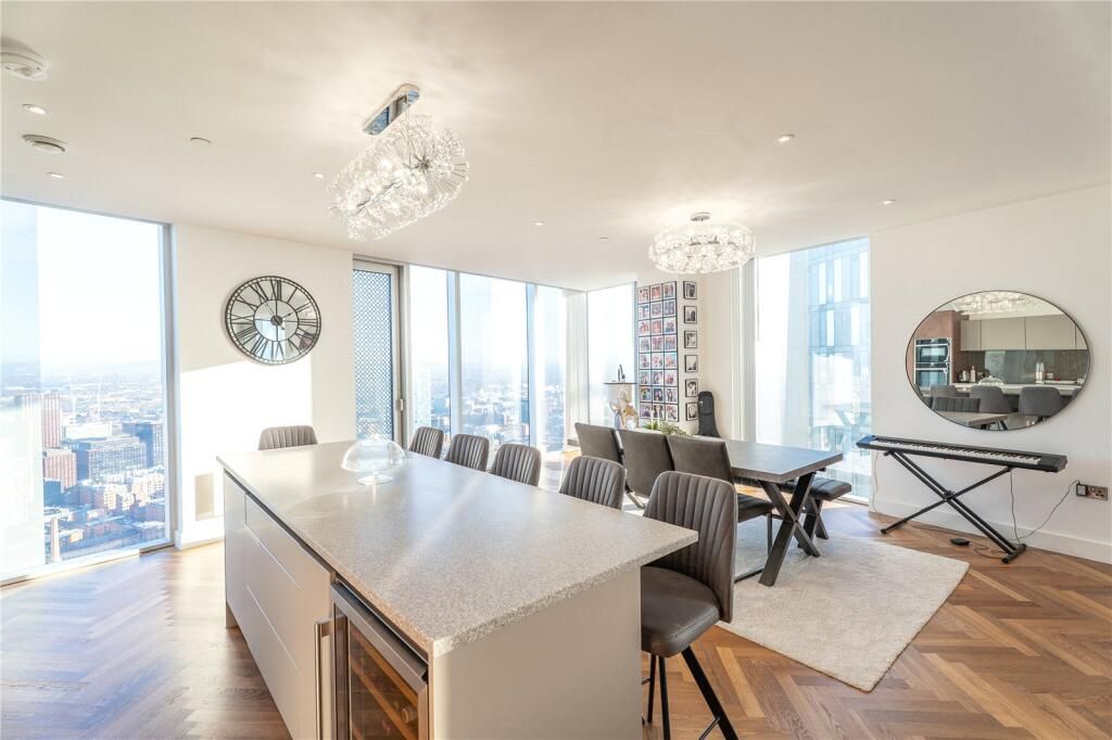 18 Craigmuir Park, Wembley photo 3