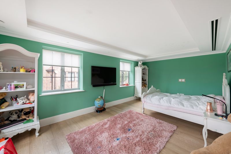 Photos of Chandos Way, Hampstead Garden Suburb NW11 65985216