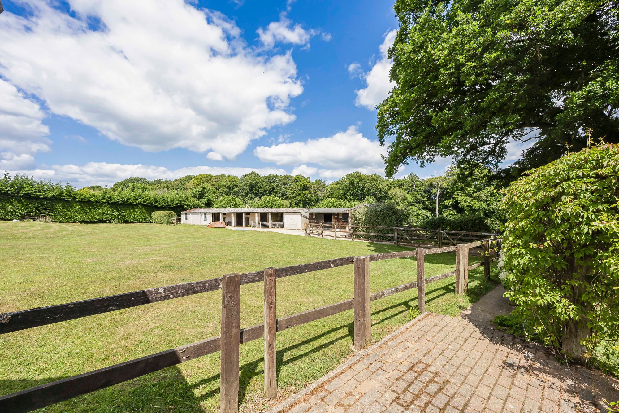 3 bedroom detached house for sale 0