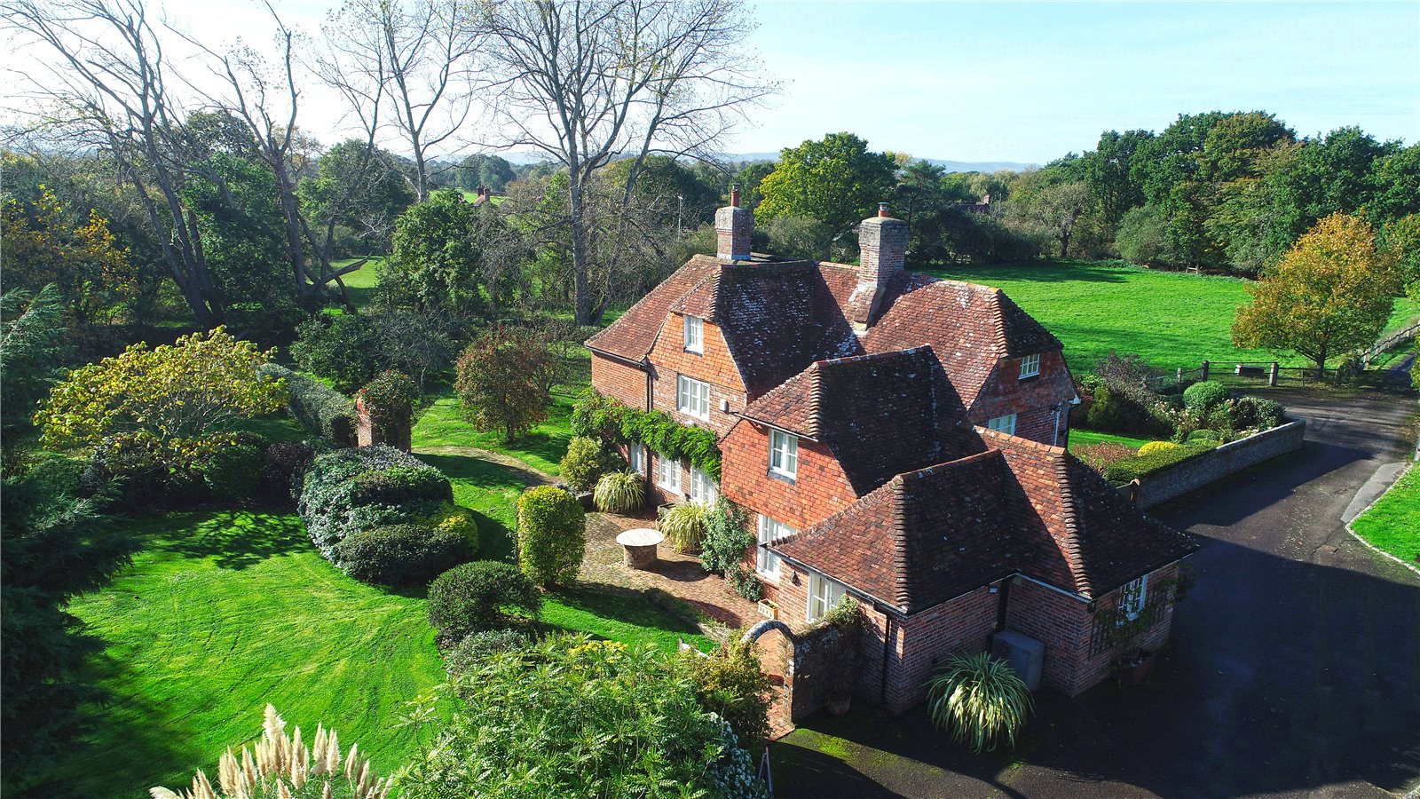 4 bedroom detached house for sale 0