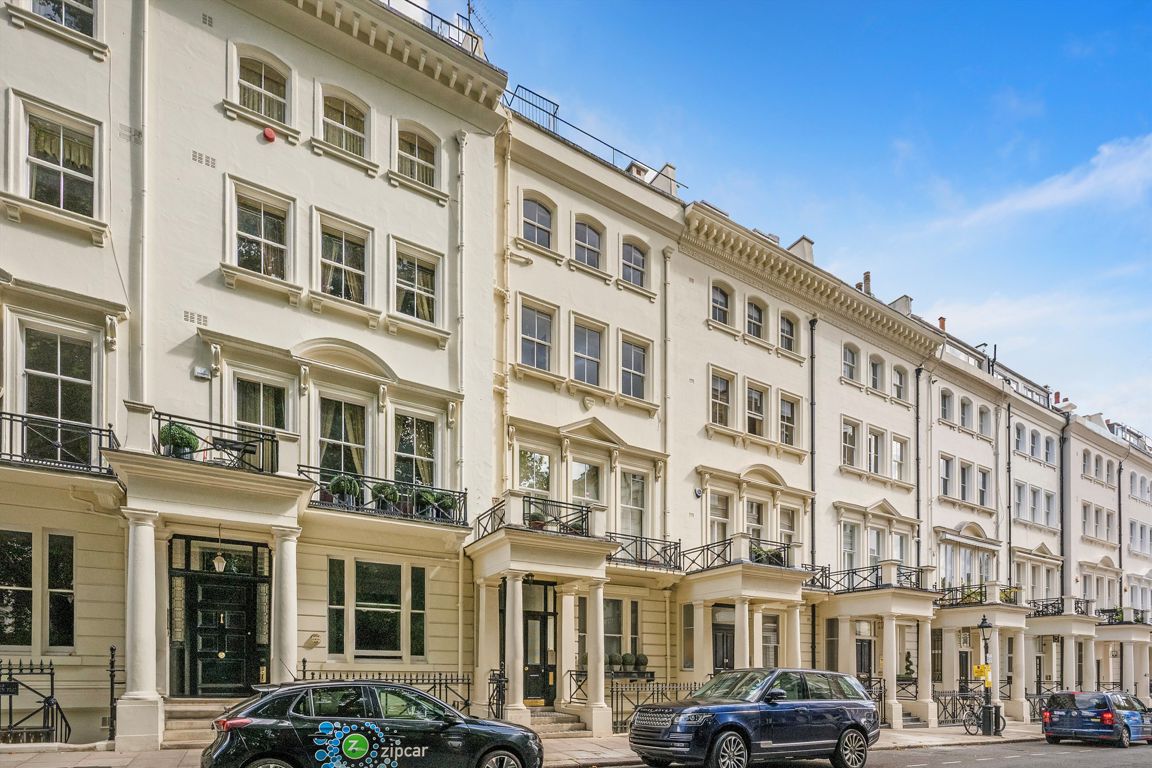 Flat 9, 46, Ennismore Gardens, London photo 4