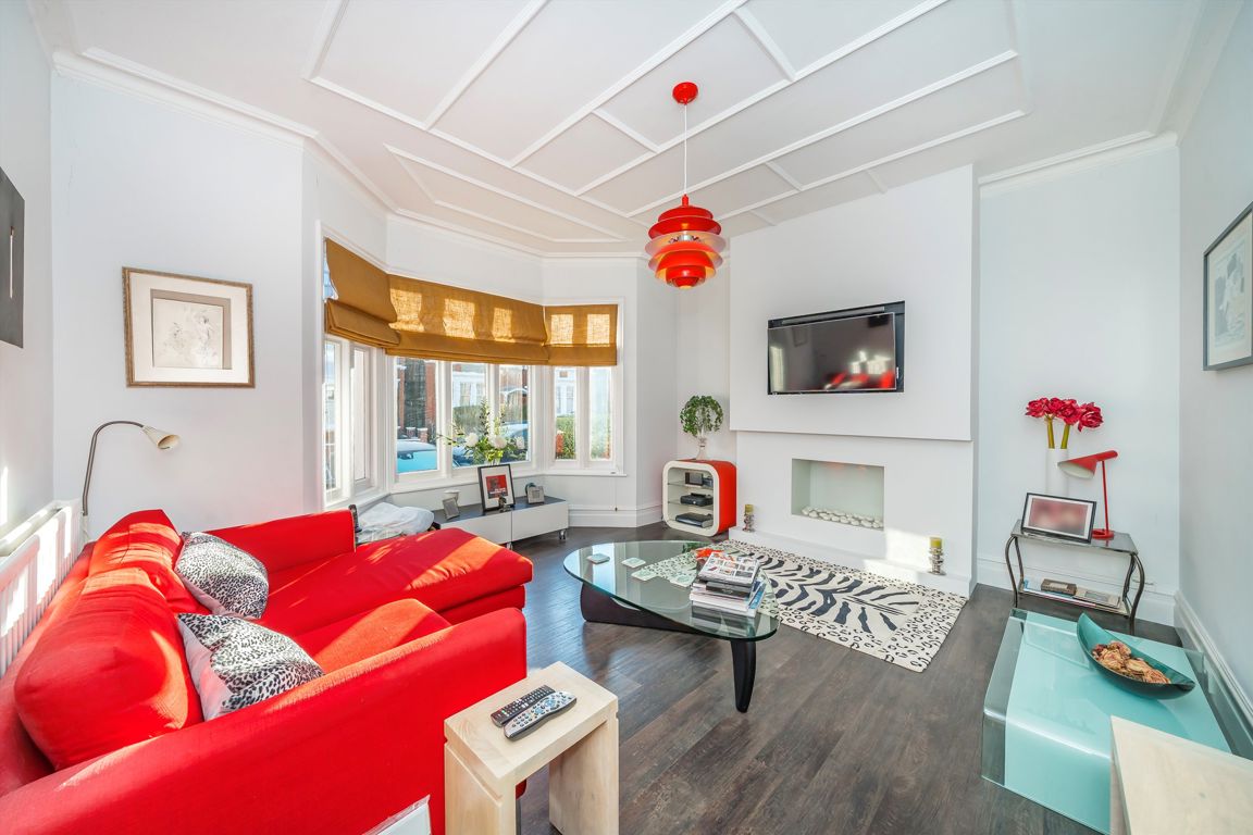 4 bedroom semi-detached house for sale 0