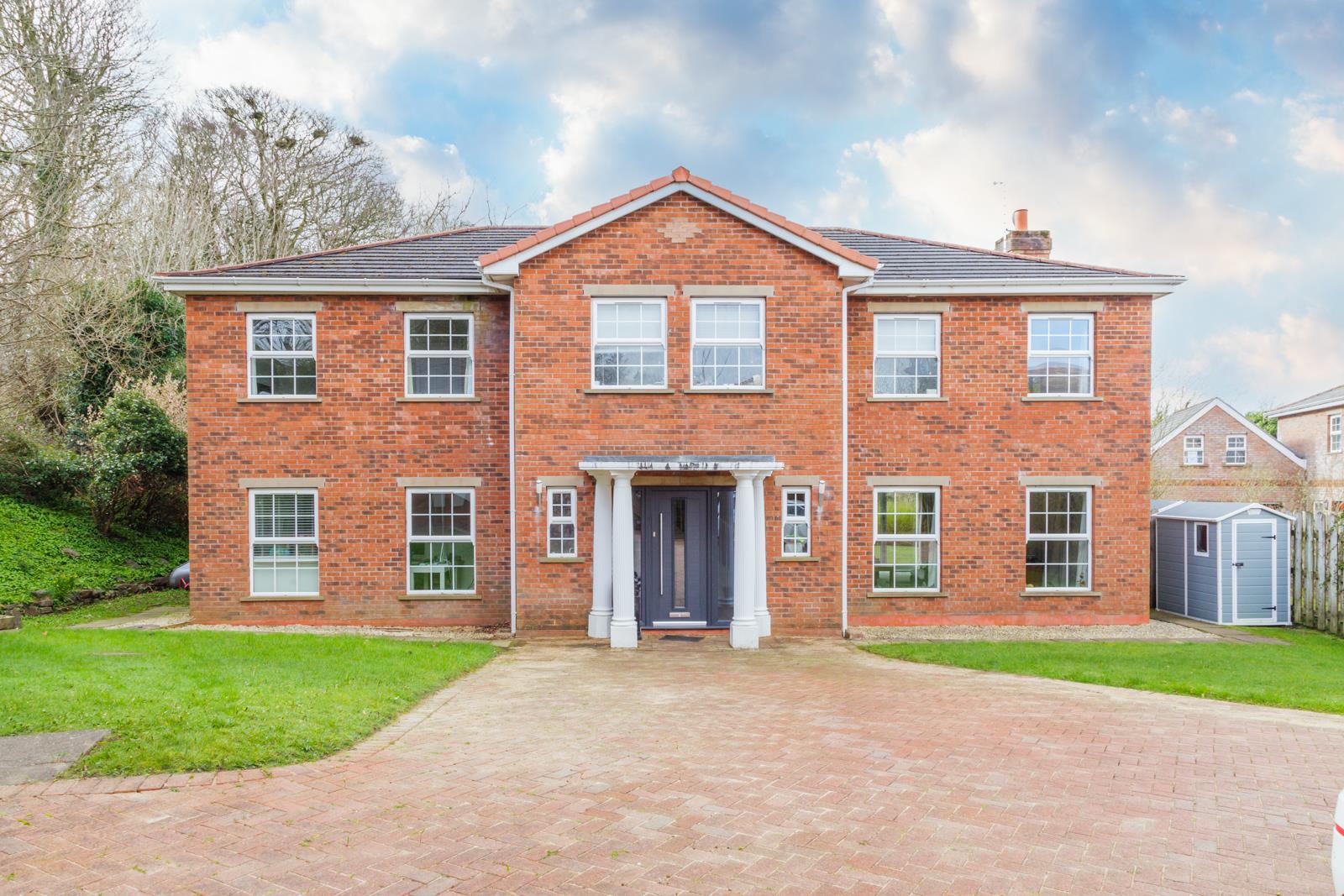 5 bedroom detached house for sale 0