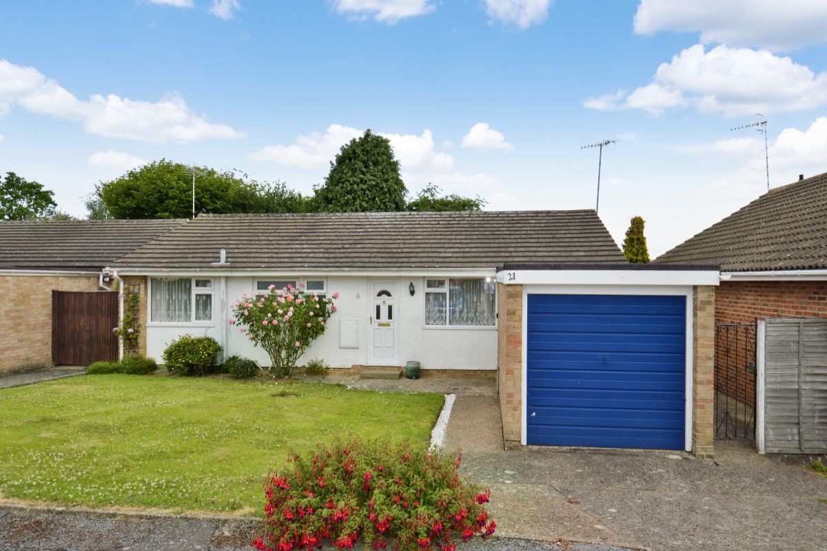 Free property report 21 Stoneleigh Close, East Grinstead, RH19 3DY