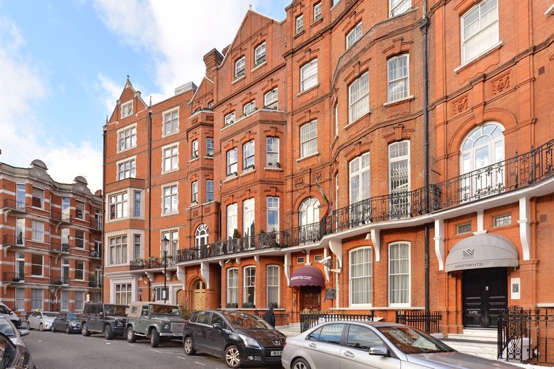 11 bedroom property for sale in Kensington Court, London W8