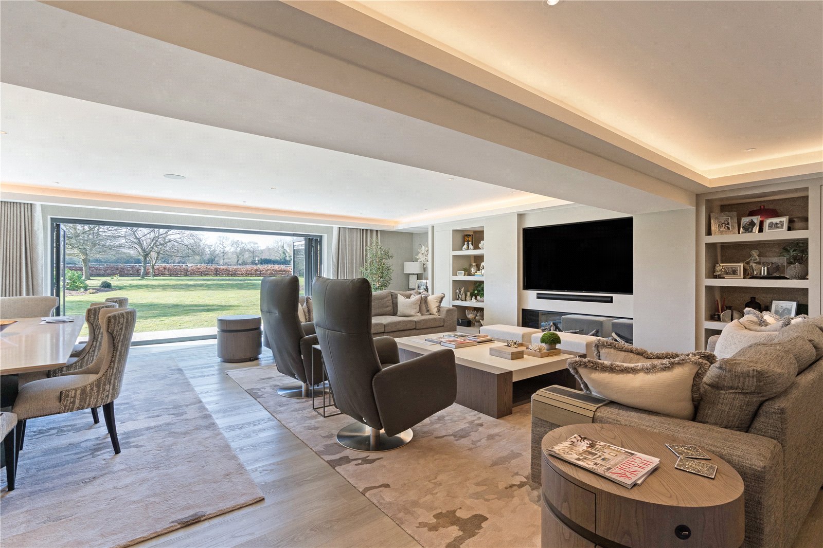 5 bedroom equestrian property for sale 0