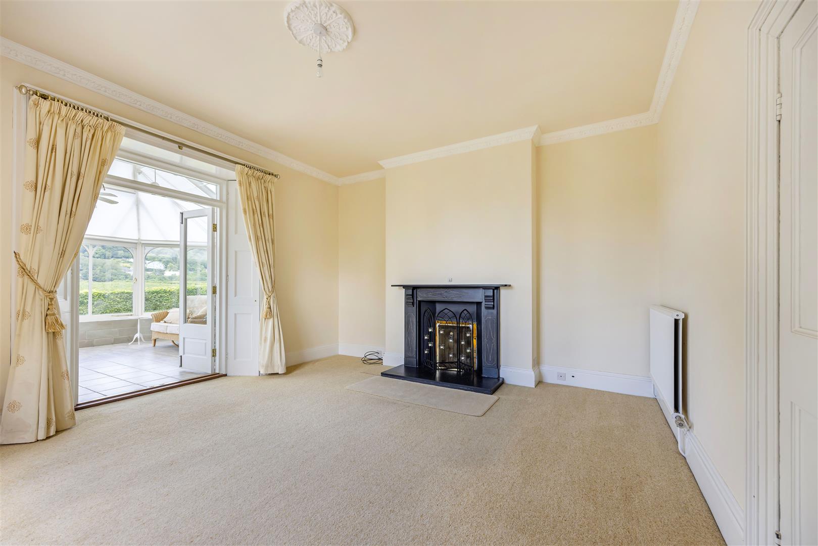 5 bedroom detached house for sale 0