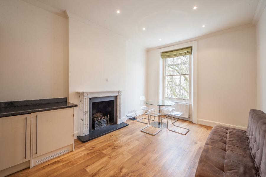 Flat 4 105, St Georges Square, London photo 4